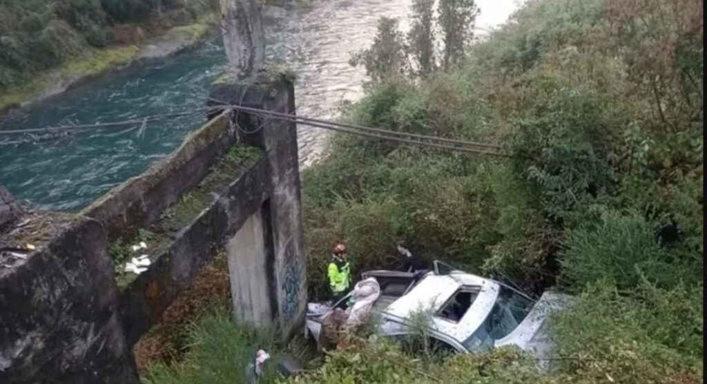 Tragedia en Chile: volcó la camioneta de una familia argentina y murió una nena de 12 años